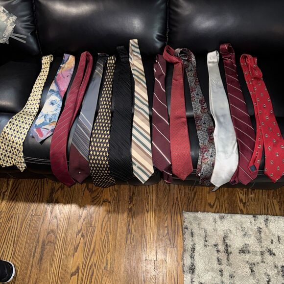 Lot Of 13 Mens Ties Vintage Wide Multiple Brands - Picture 1 of 4